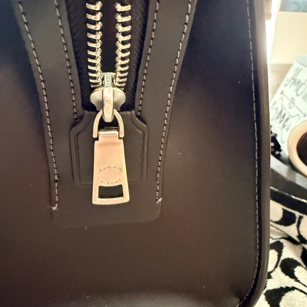 Coach Large Andrea Carryall Black/ White Satchel Bag (crossbody strap NOT inc) - Picture 6 of 10
